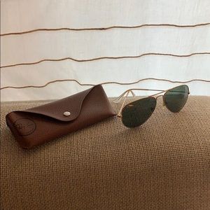 Ray-Ban Aviator Sunglasses in Gold